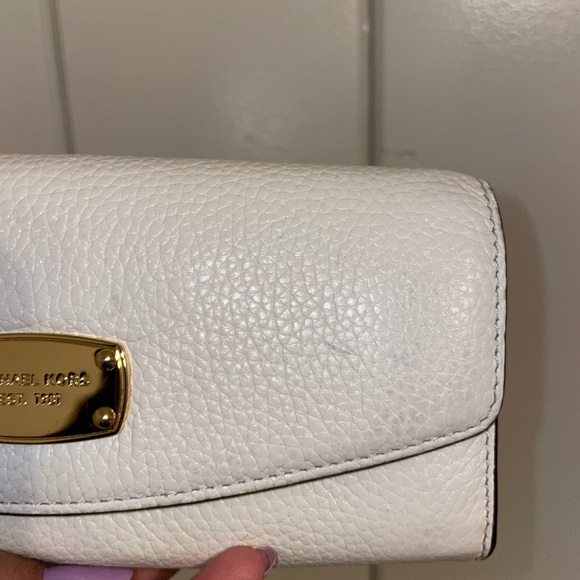 White Michael Kors wallet - Picture 3 of 13
